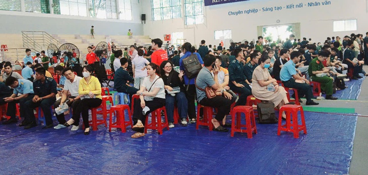 Hơn 600 người ở Khánh Hòa nô nức đi hiến máu tình nguyện- Ảnh 1.