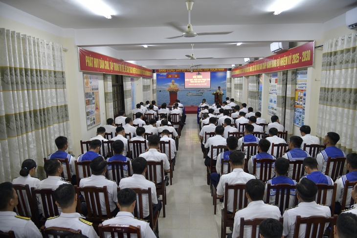 Vùng 4 Hải quân phát động phong trào 'Bình dân học vụ số'- Ảnh 1.
