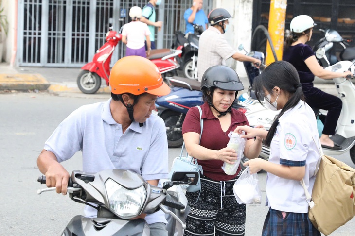 Sĩ tử TPHCM tự tin thi môn Ngữ văn- Ảnh 3.
