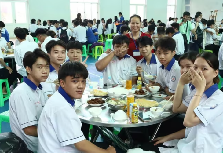 Tiếp sức mùa thi: Ấm áp những bữa cơm 0 đồng, phòng nghỉ miễn phí cho sĩ tử 2K7- Ảnh 3.