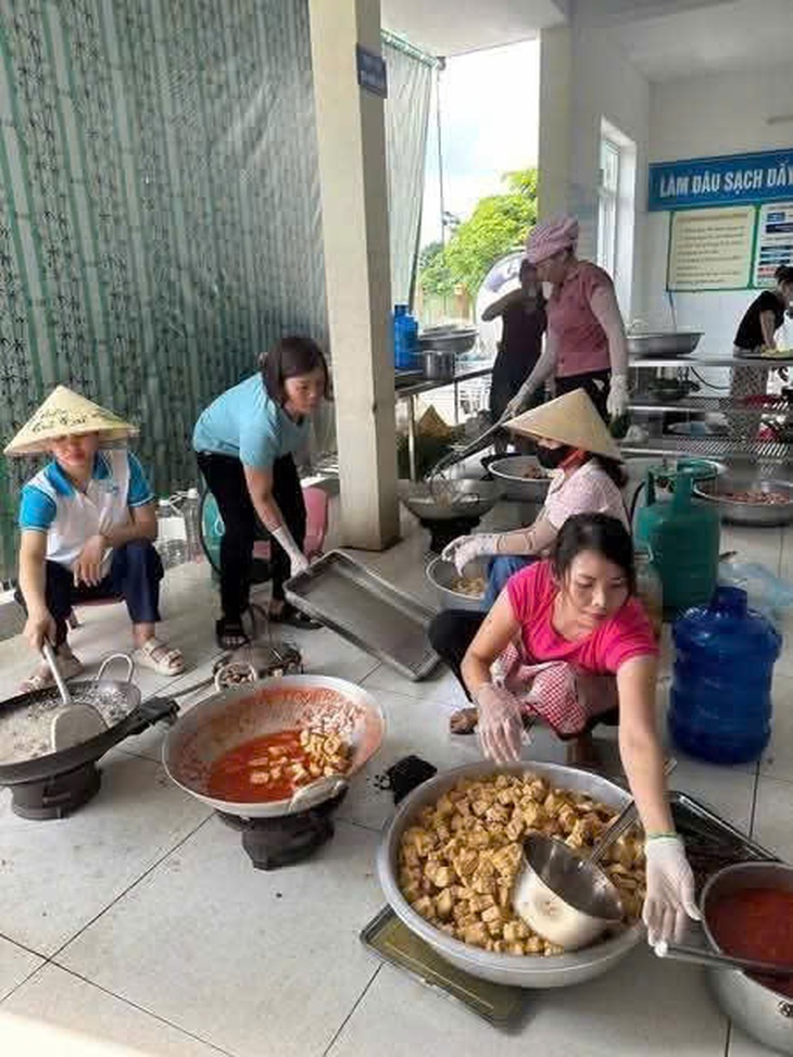 Tiếp sức mùa thi: Ấm áp những bữa cơm 0 đồng, phòng nghỉ miễn phí cho sĩ tử 2K7- Ảnh 4.