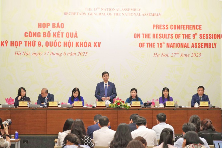 Giải pháp căn cơ nào để giải quyết tình trạng dạy thêm, học thêm?- Ảnh 1. Giải pháp căn cơ nào để giải quyết tình trạng dạy thêm, học thêm?- Ảnh 1.