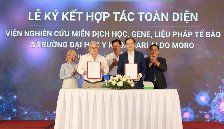 Thứ trưởng Bộ Y tế: Liệu pháp miễn dịch, gene, tế bào gốc đang mang lại những hy vọng lớn cho người bệnh- Ảnh 3. Thứ trưởng Bộ Y tế: Liệu pháp miễn dịch, gene, tế bào gốc đang mang lại những hy vọng lớn cho người bệnh- Ảnh 3.