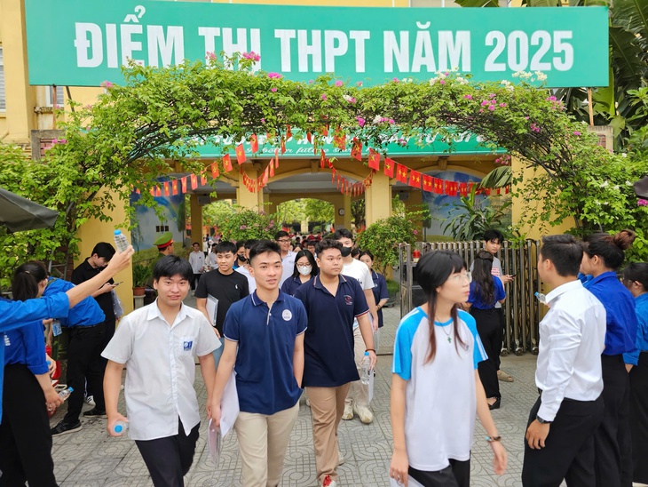 Hơn 1,14 triệu sĩ tử chính thức 'về đích' kỳ thi tốt nghiệp THPT 2025- Ảnh 1.