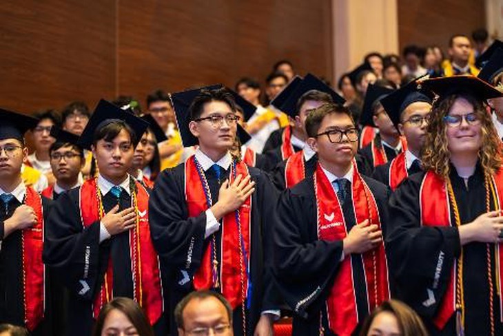 VinUni tổ chức lễ tốt nghiệp cho gần 150 sinh viên 'thế hệ kiên cường'- Ảnh 3.