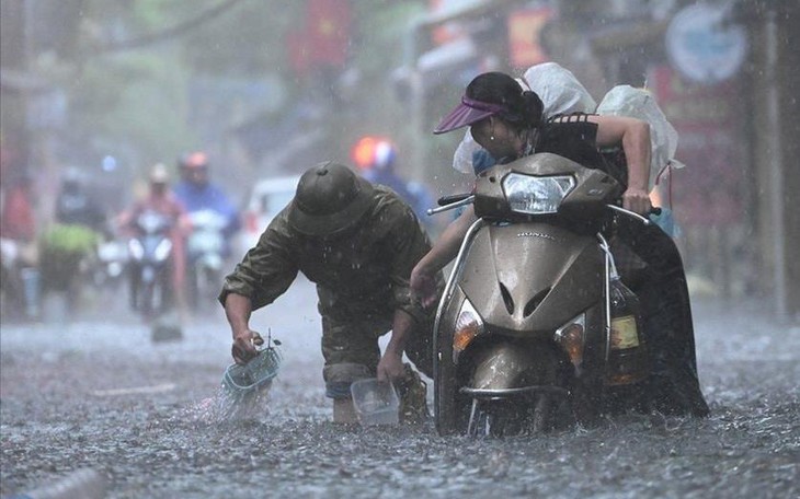 Đề phòng thiên tai lũ quét, ngập úng do mưa rất lớn từ đêm nay ở miền Bắc