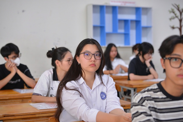 Điểm chuẩn đại học 2025 sẽ biến động ra sao?- Ảnh 1.