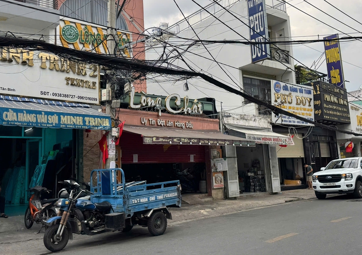 Xử phạt hai quán ‘lòng xe điếu’ ở TPHCM vì sử dụng nguyên liệu không rõ nguồn gốc, vi phạm ATTP- Ảnh 1.