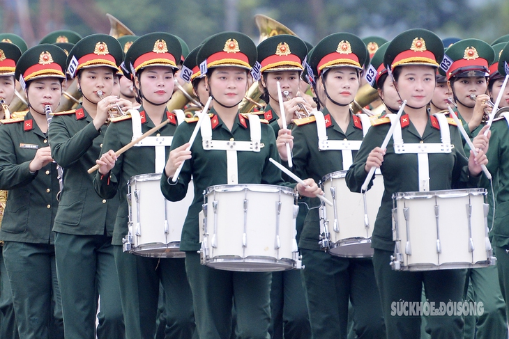 Nhan sắc rạng ngời của nữ chiến sĩ quân nhạc luyện tập cho ngày hội lớn- Ảnh 1. Nhan sắc rạng ngời của nữ chiến sĩ quân nhạc luyện tập cho ngày hội lớn- Ảnh 1.