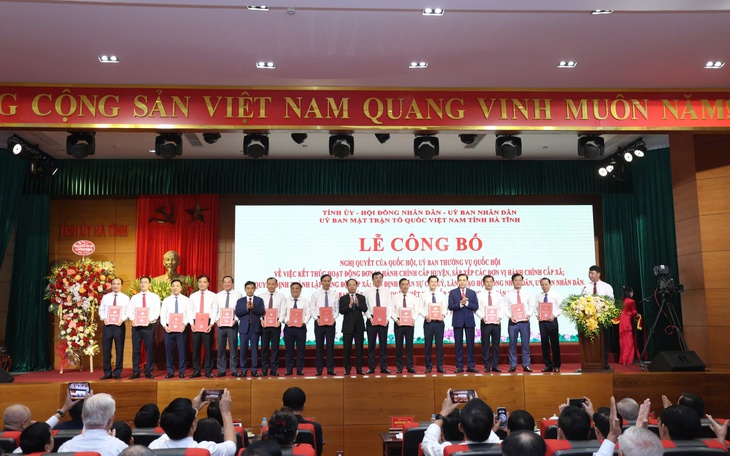 Bộ Chính trị, Ban Bí thư điều động, chỉ định 2 Phó Bí thư Tỉnh ủy Thanh Hóa- Ảnh 5.