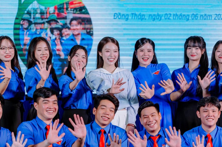 Remos phối hợp tổ chức lễ ra quân chiến dịch sinh viên tình nguyện hè 2025 và chương trình 'Flex mùa hè xanh rực rỡ'- Ảnh 2.