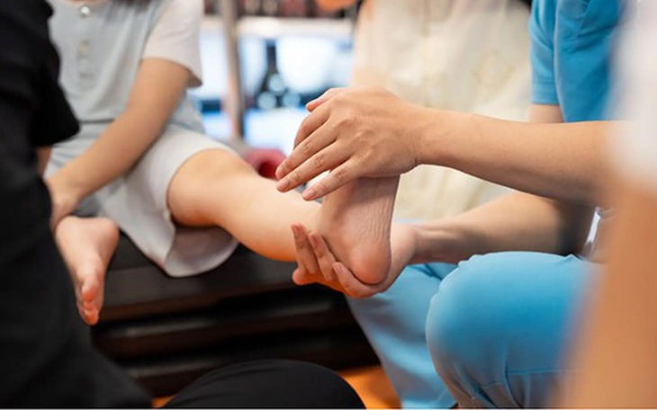 Bộ Y tế cảnh báo 3 loại dầu xoa bóp giả ghi nhãn 