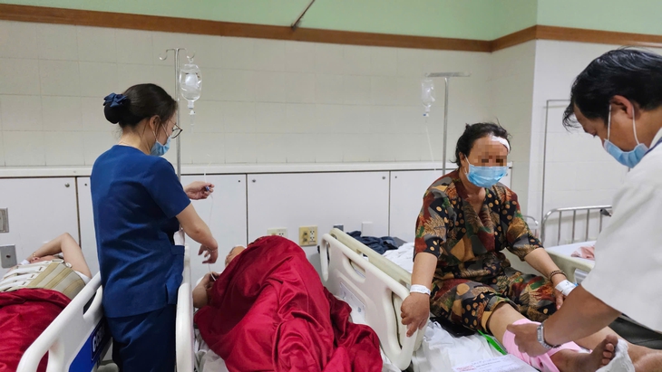 Thông tin mới nhất về sức khỏe 28 nạn nhân trong vụ tai nạn nghiêm trọng ở Huế- Ảnh 1.