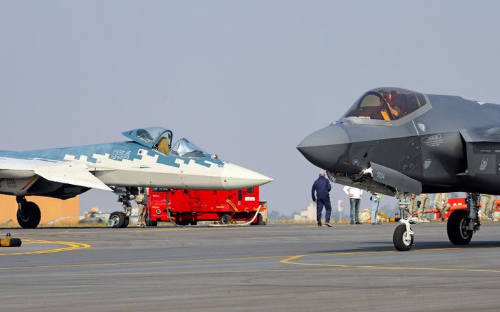 Tiêm kích F-35B 'nằm bất động' ba tuần ở Ấn Độ: Cơ hội vàng cho Su-57 Nga?- Ảnh 2.