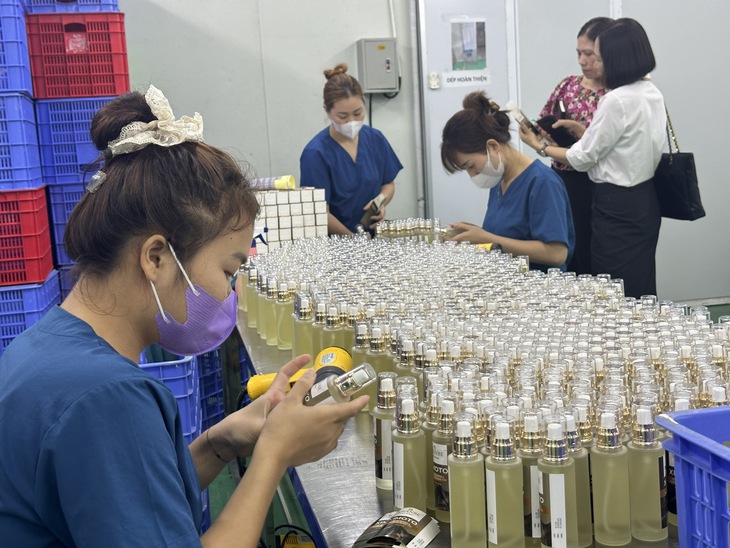 Bộ Y tế kiểm tra đột xuất hoạt động sản xuất dược liệu tại Hưng Yên- Ảnh 2. Bộ Y tế kiểm tra đột xuất hoạt động sản xuất dược liệu tại Hưng Yên- Ảnh 2.