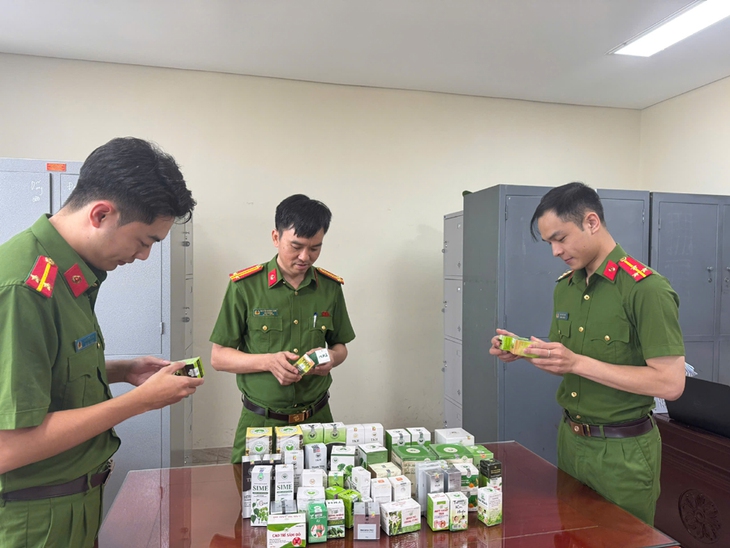 Lộ diện chiêu trò sản xuất, buôn bán hơn 34.000 hộp thực phẩm chức năng giả- Ảnh 2. Lộ diện chiêu trò sản xuất, buôn bán hơn 34.000 hộp thực phẩm chức năng giả- Ảnh 2.