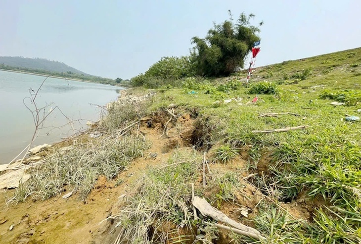 Hơn 1 triệu người bị đe dọa do sạt lở đê sông Chu- Ảnh 1. Hơn 1 triệu người bị đe dọa do sạt lở đê sông Chu- Ảnh 1.
