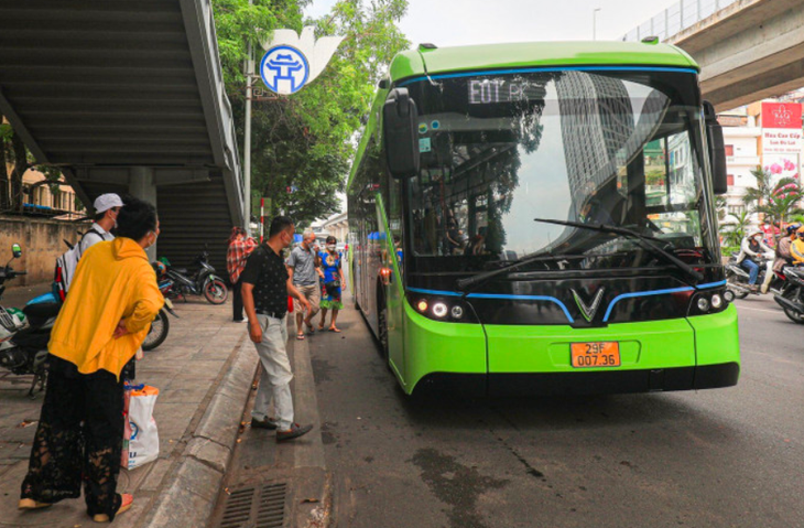 Hà Nội chuyển toàn bộ xe buýt sang xe điện, không khí sẽ trong lành?- Ảnh 2. Hà Nội chuyển toàn bộ xe buýt sang xe điện, không khí sẽ trong lành?- Ảnh 2.