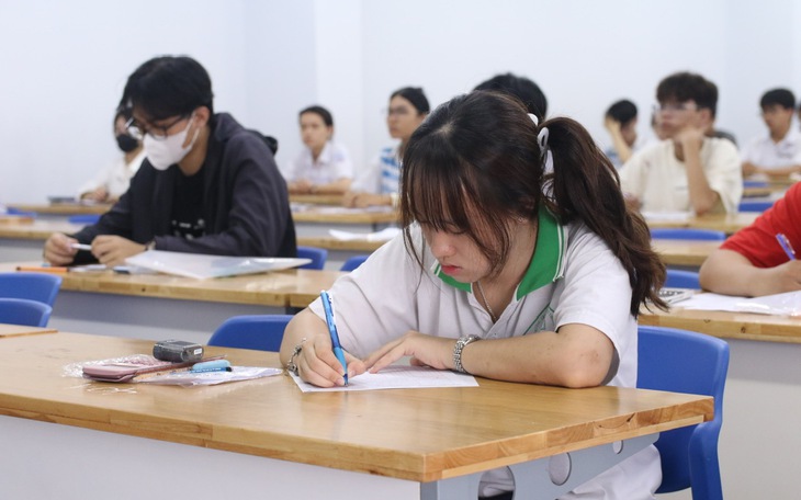 Giám thị làm mất giờ thi của thí sinh đánh giá năng lực, Hội đồng thi xin lỗi và hỗ trợ khắc phục hậu quả