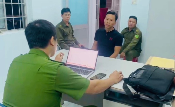 Mâu thuẫn tình cảm, gã đàn ông mang dao nhiều lần dọa sát hại bạn gái- Ảnh 1.