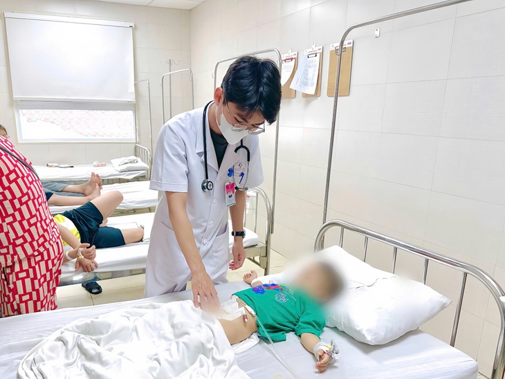 Chuyên gia chỉ ra thời điểm 'vàng' phẫu thuật cho trẻ mắc lỗ tiểu lệch thấp- Ảnh 2. Chuyên gia chỉ ra thời điểm 'vàng' phẫu thuật cho trẻ mắc lỗ tiểu lệch thấp- Ảnh 2.
