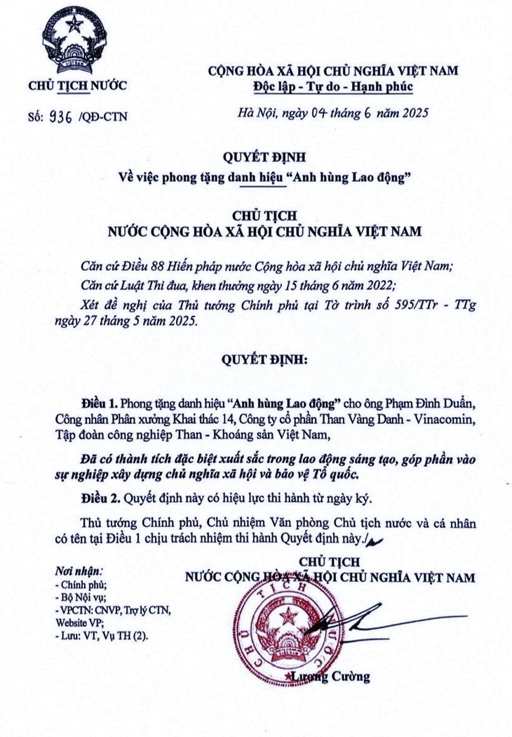 Nam công nhân mỏ được Chủ tịch nước phong tặng Anh hùng Lao động- Ảnh 1. Nam công nhân mỏ được Chủ tịch nước phong tặng Anh hùng Lao động- Ảnh 1.