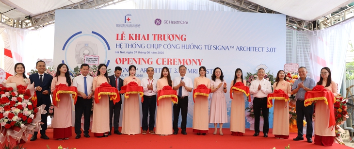 Bệnh viện Đại học Y Hà Nội khai trương hệ thống cộng hưởng từ tích hợp trí tuệ nhân tạo đầu tiên tại Việt Nam- Ảnh 2.