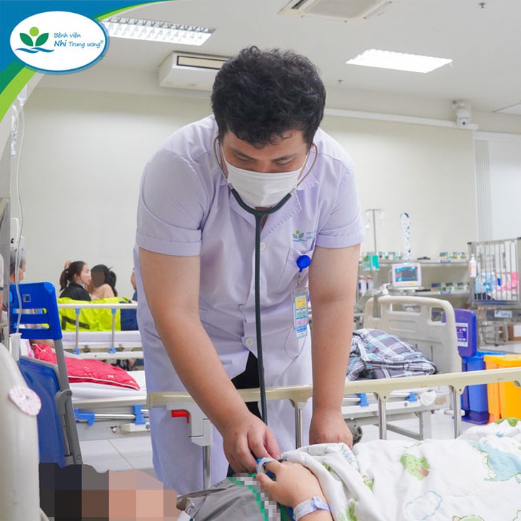 Thiếu niên 15 tuổi phải nhập viện cấp cứu vì tái sử dụng thuốc lá điện tử - Ảnh 1.