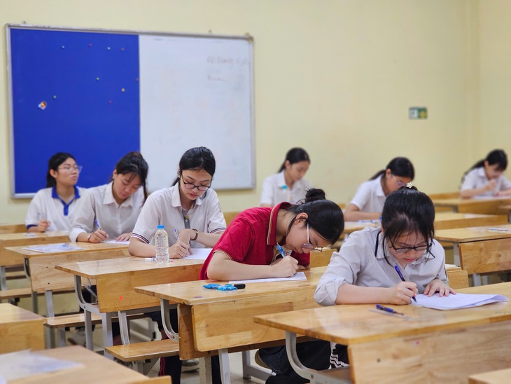 Học sinh Hà Nội tự tin 'khai màn' môn Ngữ văn, khởi động kỳ thi vào lớp 10- Ảnh 12.