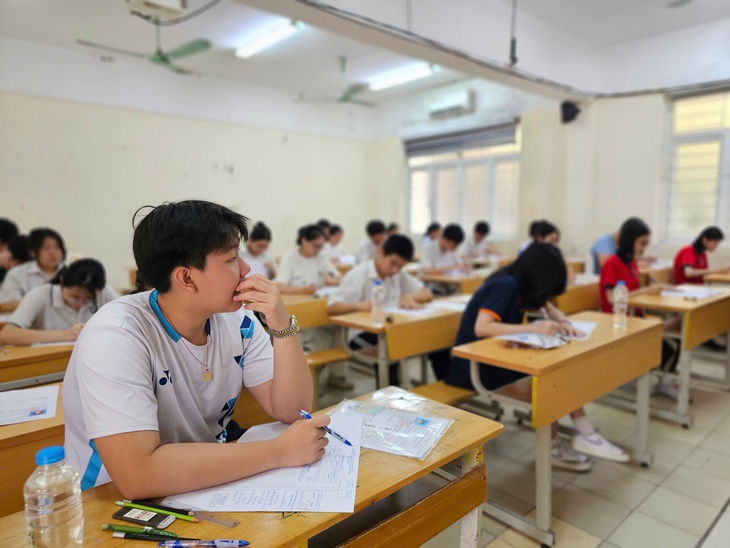 Học sinh Hà Nội tự tin 'khai màn' môn Ngữ văn, khởi động kỳ thi vào lớp 10- Ảnh 14.