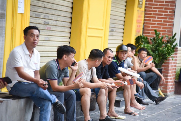 Hà Nội ngày thi lớp 10: Nơi tình yêu cha mẹ thắp sáng ước mơ con- Ảnh 19.
