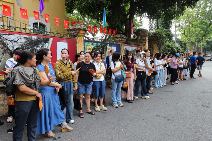 Hà Nội ngày thi lớp 10: Nơi tình yêu cha mẹ thắp sáng ước mơ con- Ảnh 17.