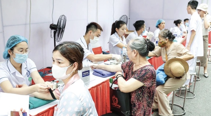 Nâng cao chất lượng đội ngũ y tế vùng nông thôn, miền núi năm 2025: Chìa khóa chăm sóc sức khỏe toàn diện- Ảnh 1.
