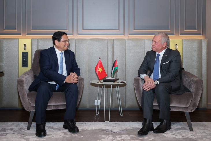 Thủ tướng Phạm Minh Chính hội kiến Quốc vương Jordan Abdullah II bin Al-Hussein- Ảnh 1.