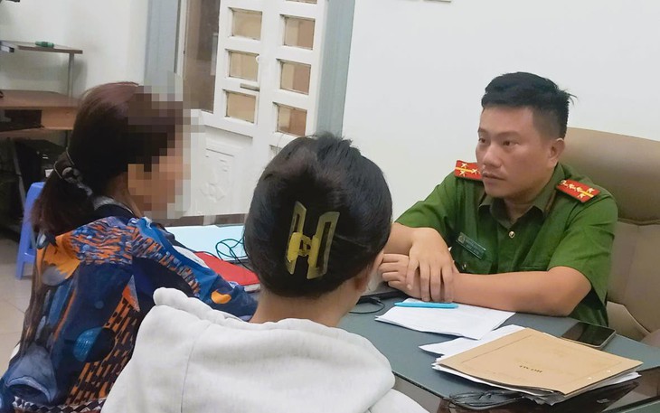 Giả danh công an lừa tiền rồi khuyên vào khách sạn trốn để lừa tiếp người thân