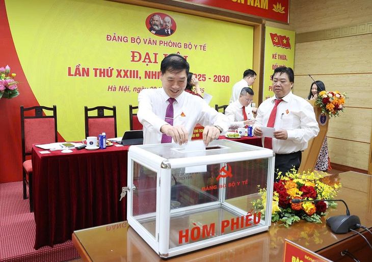 Đại hội Đảng bộ Văn phòng Bộ Y tế lần thứ XXIII, nhiệm kỳ 2025–2030 thành công tốt đẹp- Ảnh 5. Đại hội Đảng bộ Văn phòng Bộ Y tế lần thứ XXIII, nhiệm kỳ 2025–2030 thành công tốt đẹp- Ảnh 5.