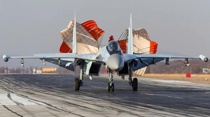 Những tuyên bố xoay quanh vụ F-16 Ukraine bắn hạ Su-35S Nga- Ảnh 1. Những tuyên bố xoay quanh vụ F-16 Ukraine bắn hạ Su-35S Nga- Ảnh 1.