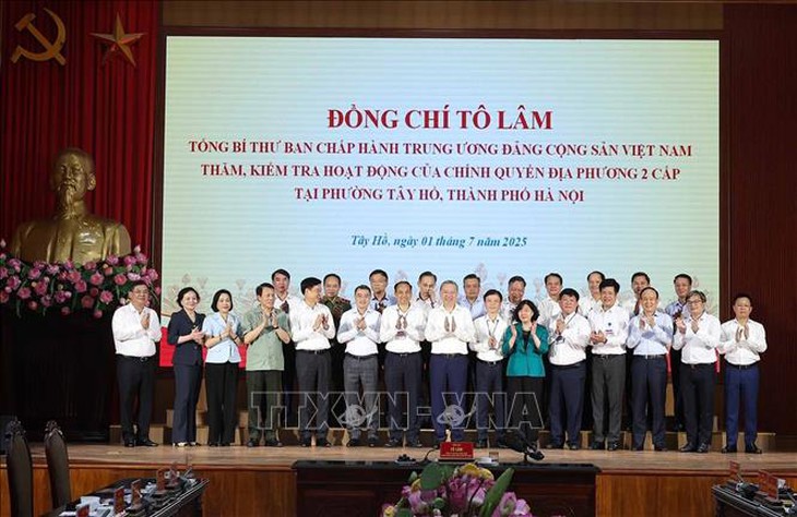 Tổng Bí thư kiểm tra hoạt động của chính quyền địa phương hai cấp tại phường Tây Hồ- Ảnh 11. Tổng Bí thư kiểm tra hoạt động của chính quyền địa phương hai cấp tại phường Tây Hồ- Ảnh 11.