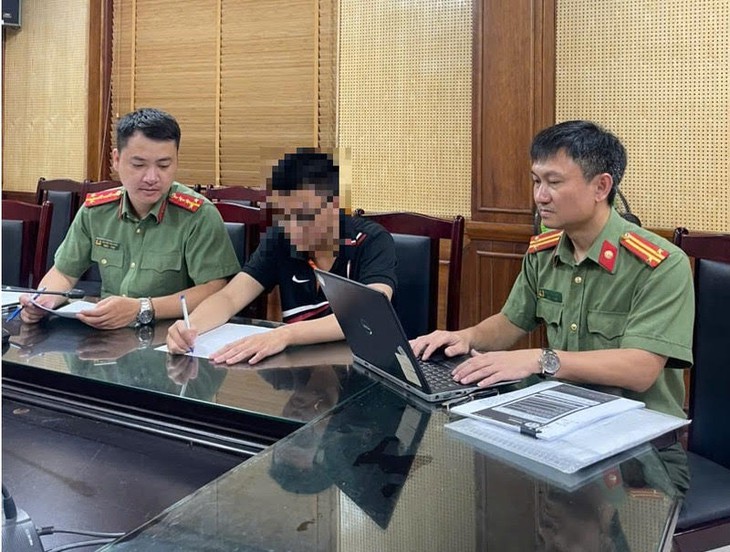 Khởi tố vụ án lộ đề môn Toán, thí sinh dùng AI giải đề ngay trong phòng thi- Ảnh 1.