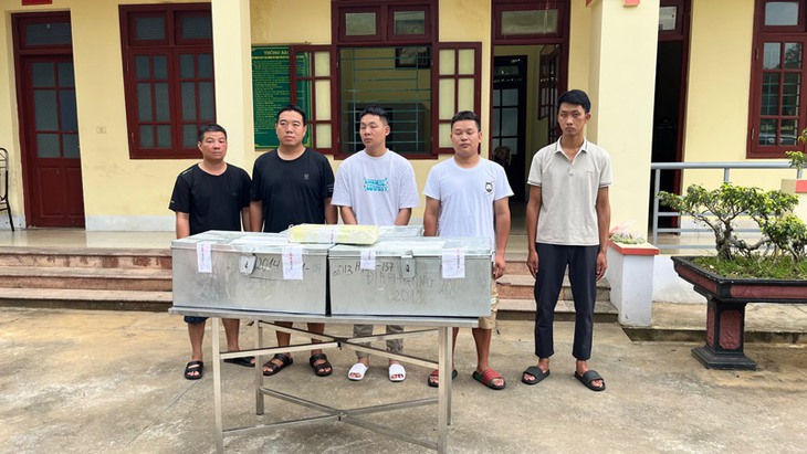 Hơn 2 tạ bạc tinh khiết bị chặn bắt khi tuồn lậu qua biên giới- Ảnh 2.