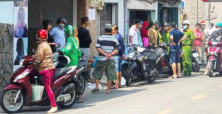 TPHCM ghi nhận liên tiếp các vụ dàn cảnh cướp tài sản- Ảnh 1. TPHCM ghi nhận liên tiếp các vụ dàn cảnh cướp tài sản- Ảnh 1.
