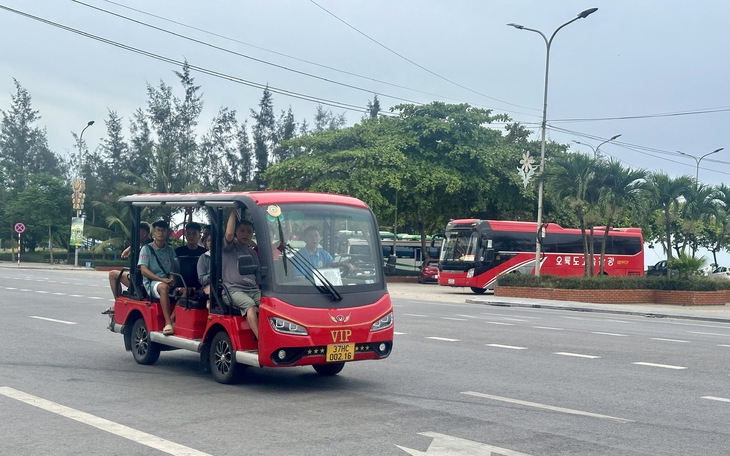 Nghệ An gỡ vướng cho hàng trăm xe điện ở Cửa Lò trước nguy cơ 