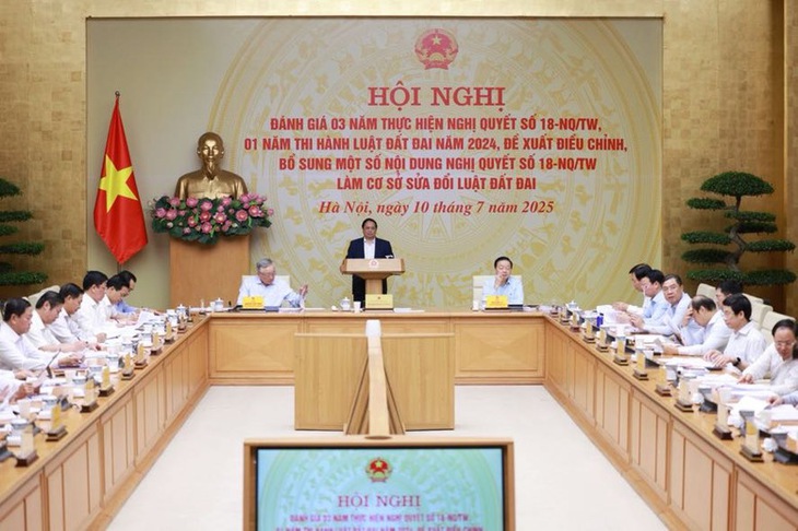Thủ tướng: Tiếp tục hoàn thiện thể chế, chính sách quản lý, sử dụng đất- Ảnh 1.
