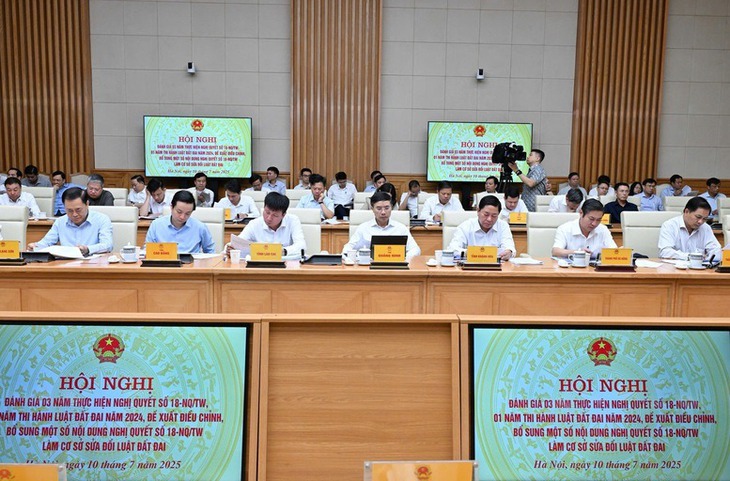 Thủ tướng: Chính sách, pháp luật về đất đai từng bước đi vào cuộc sống- Ảnh 2.