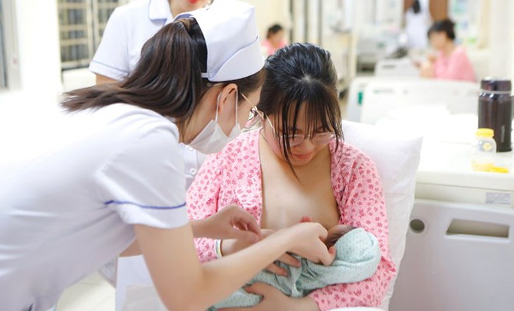 Tuần lễ Thế giới Nuôi con bằng sữa mẹ 2025: Lan tỏa thông điệp yêu thương từ dòng sữa mẹ- Ảnh 2. Tuần lễ Thế giới Nuôi con bằng sữa mẹ 2025: Lan tỏa thông điệp yêu thương từ dòng sữa mẹ- Ảnh 2.