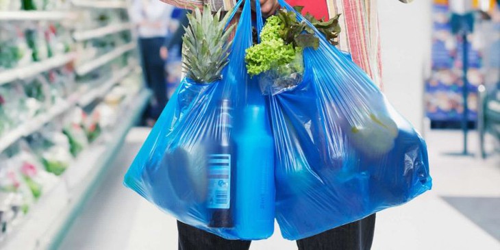 Hà Nội sắp cấm sử dụng túi nilon, hộp xốp đựng thực phẩm- Ảnh 2.