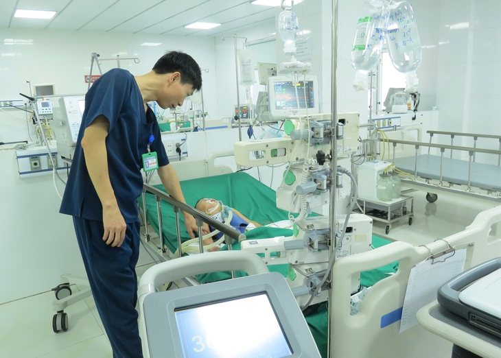 Giành lại sự sống cho bé 8 tuổi ngừng tim, ngừng thở do đuối nước- Ảnh 2.