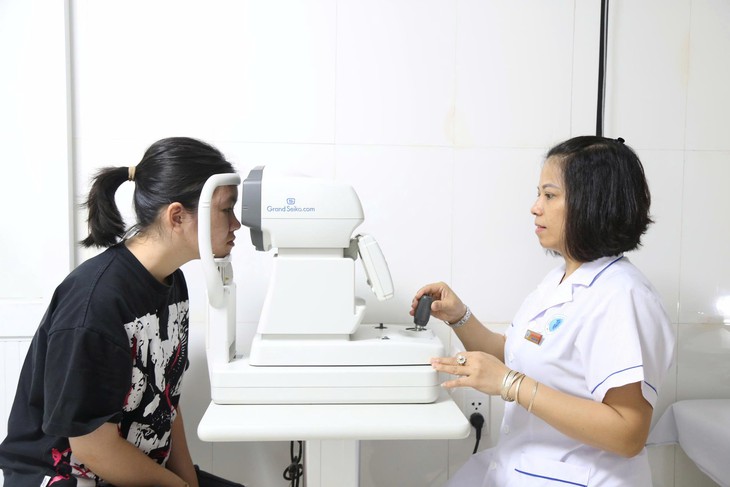Bệnh viện Trẻ em khai trương Phòng Kính mắt hiện đại - Ảnh 2.