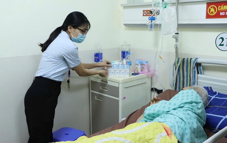Những điều mới nhất cần biết khi khám, chữa bệnh BHYT tại Bệnh viện Ung Bướu TPHCM- Ảnh 2. Những điều mới nhất cần biết khi khám, chữa bệnh BHYT tại Bệnh viện Ung Bướu TPHCM- Ảnh 2.