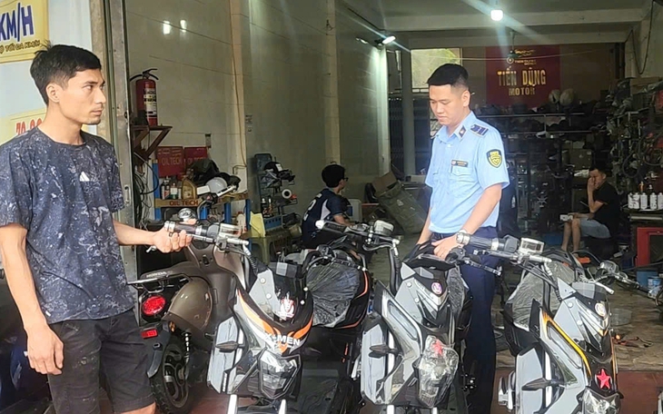 Chuyển hồ sơ vụ đường dây xe máy điện giả nhãn hiệu sang Công an Hà Nội